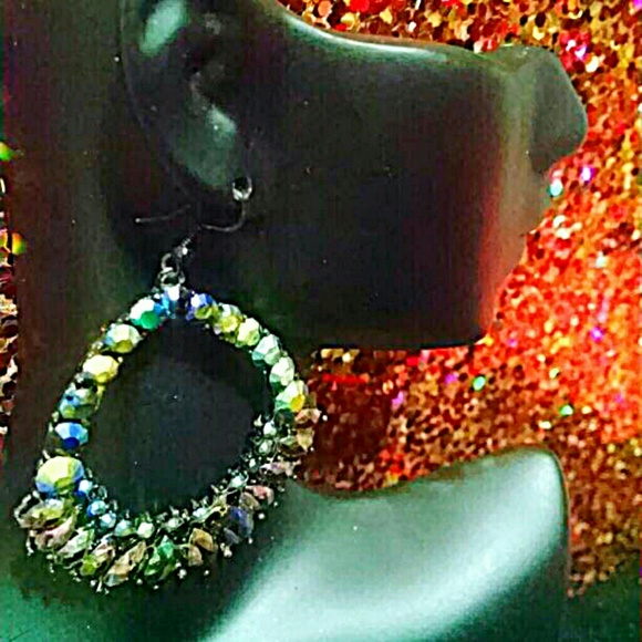 3 Funky Pairs ofFashion Earrings! - Picture 6 of 7